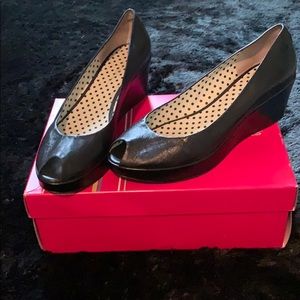 BCBG  cute black wedge toe peep